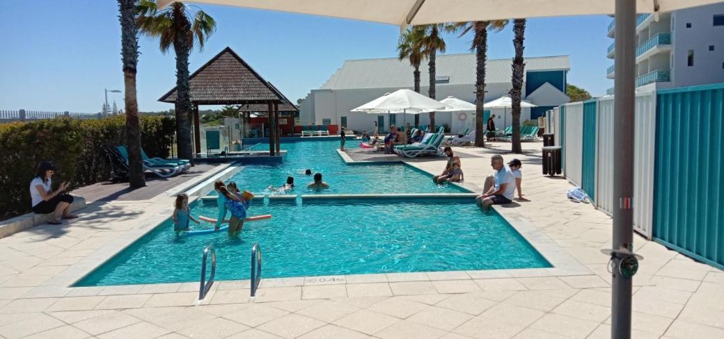 An Ocean,Beachfront And Pool View Apartment 210 Mandurah Exteriör bild