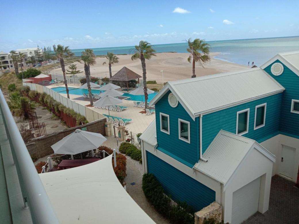 An Ocean,Beachfront And Pool View Apartment 210 Mandurah Exteriör bild
