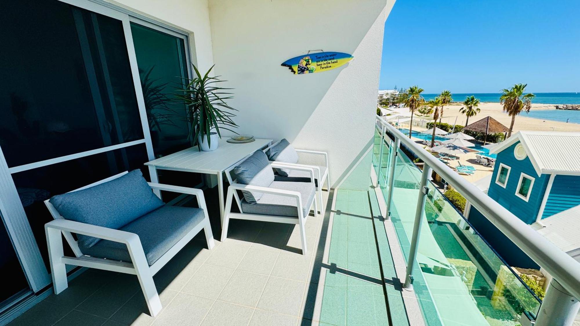 An Ocean,Beachfront And Pool View Apartment 210 Mandurah Exteriör bild