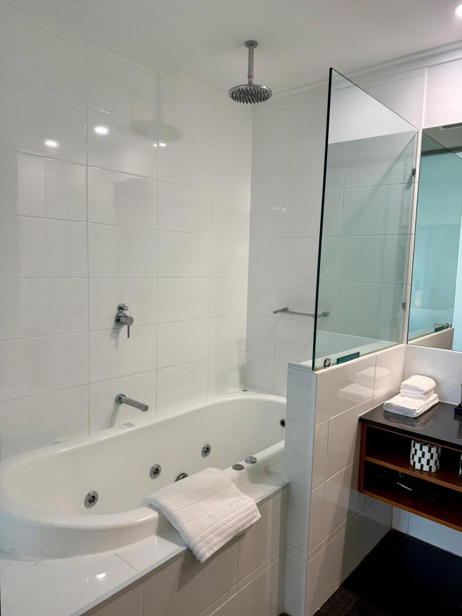 An Ocean,Beachfront And Pool View Apartment 210 Mandurah Exteriör bild