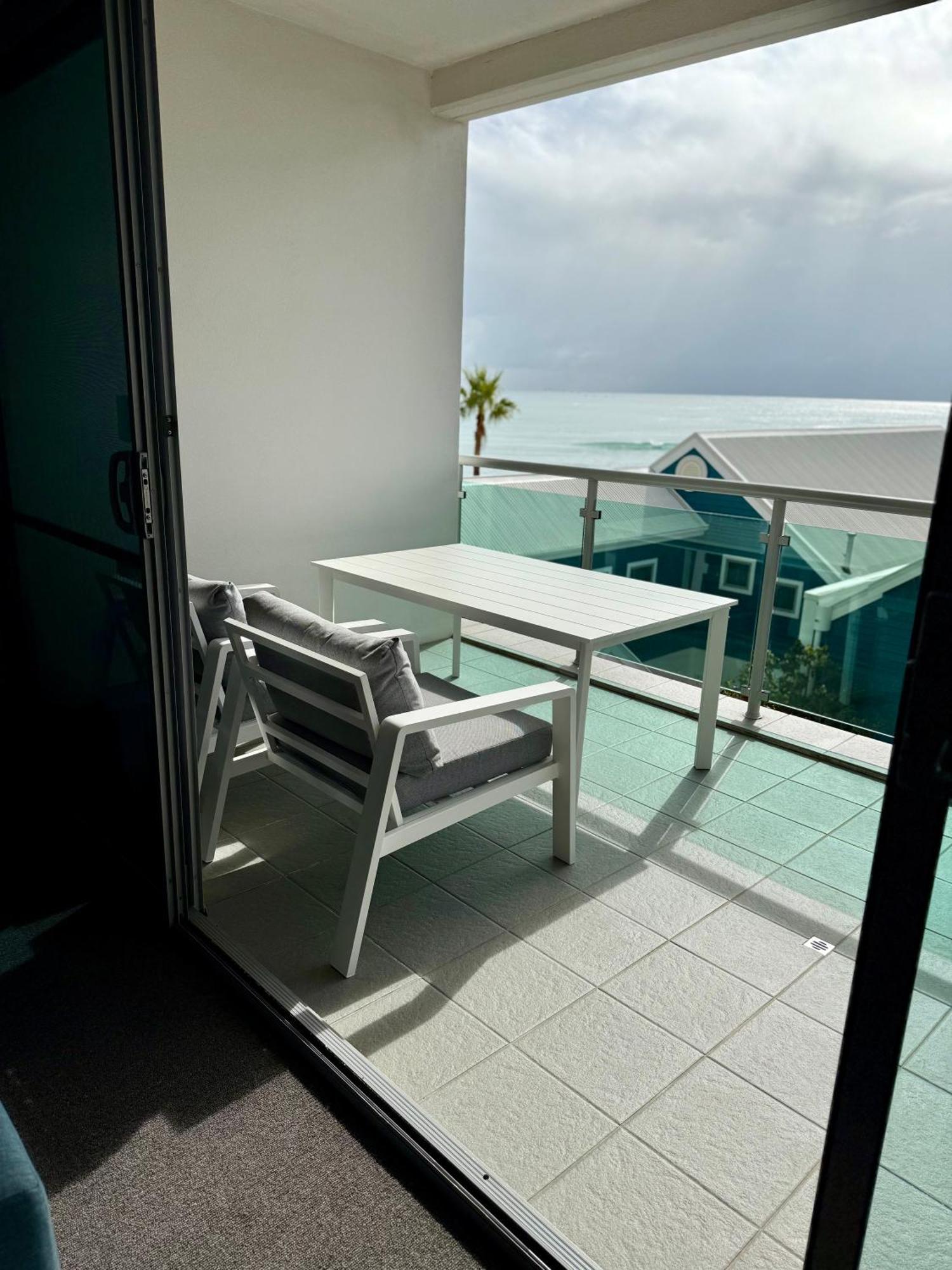 An Ocean,Beachfront And Pool View Apartment 210 Mandurah Exteriör bild