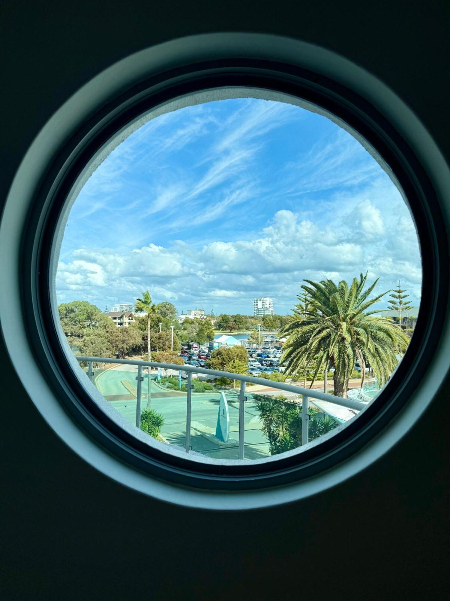 An Ocean,Beachfront And Pool View Apartment 210 Mandurah Exteriör bild